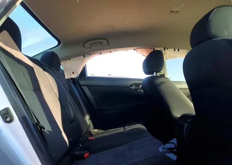 2015 Nissan Sentra S z USA, uszkodzony, nr VIN 3N1AB7AP9FL638586